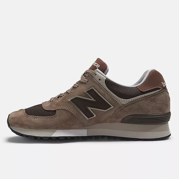 UK 576 Sepia Tint Wren/Plaza Taupe